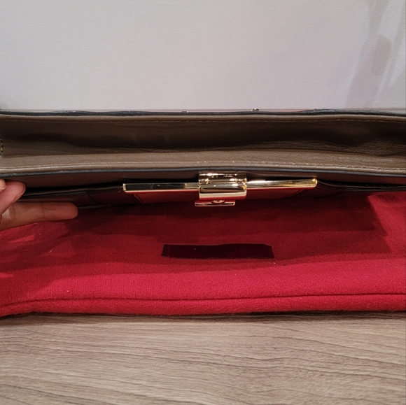 Bags - Picture 8 of 16